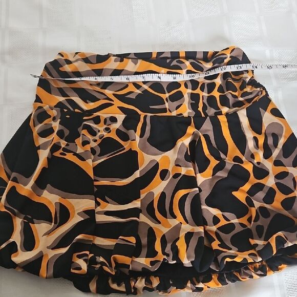 Guess by Marciano Vibrant Abstract Bubble Hem Mini Skirt - Picture 7 of 16